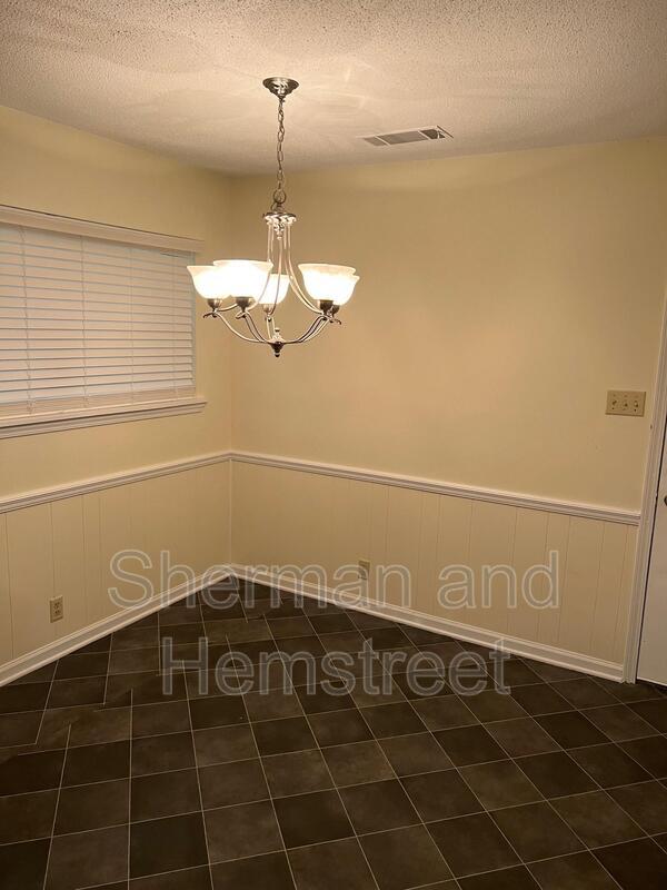 Building Photo - 128 Griffin Rd