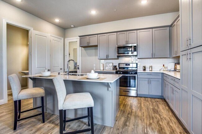 Building Photo - 4175 Kearsage Dr