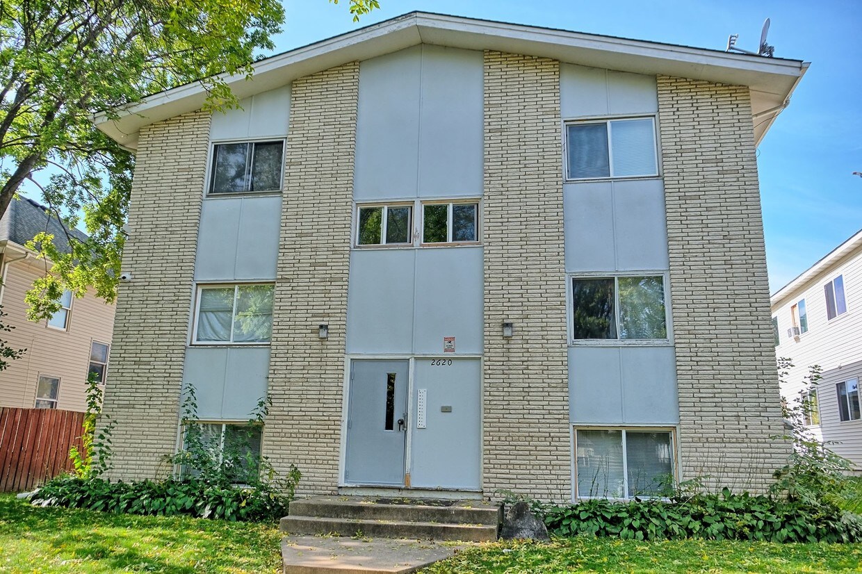 Building Photo - 2620 Cedar Ave