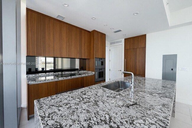 Foto del edificio - 175 SE 25th Rd