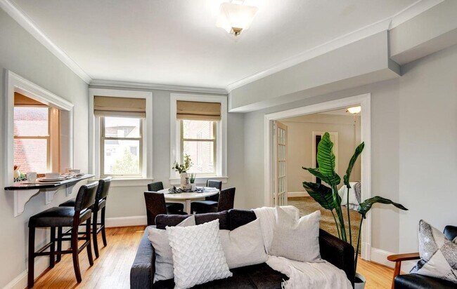 Building Photo - Captivating One Bedroom in Columbia Heights!