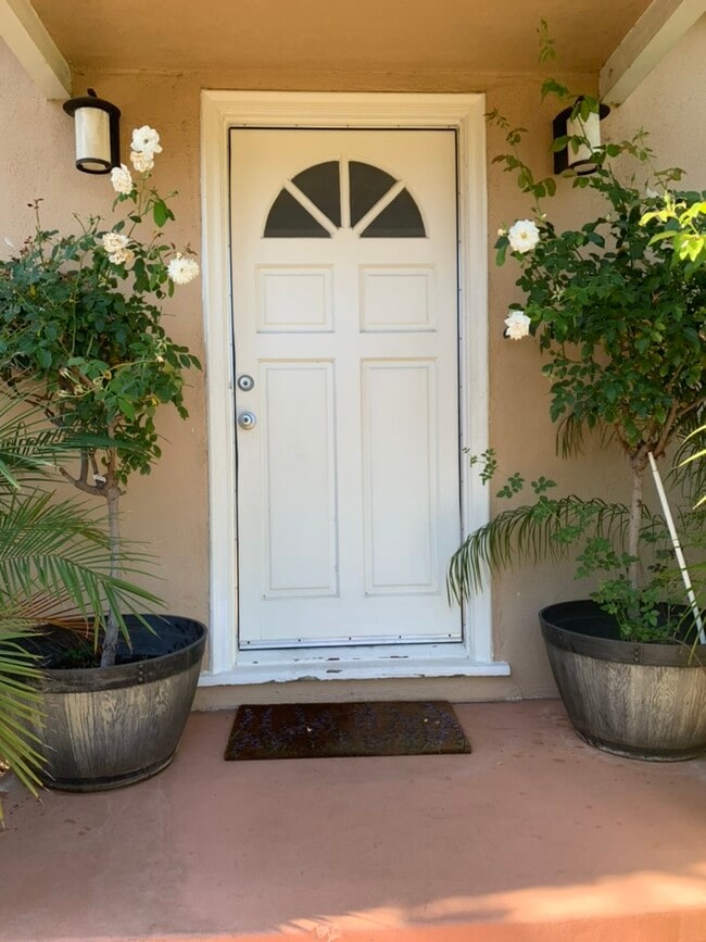 Building Photo - 17565 Bullock St