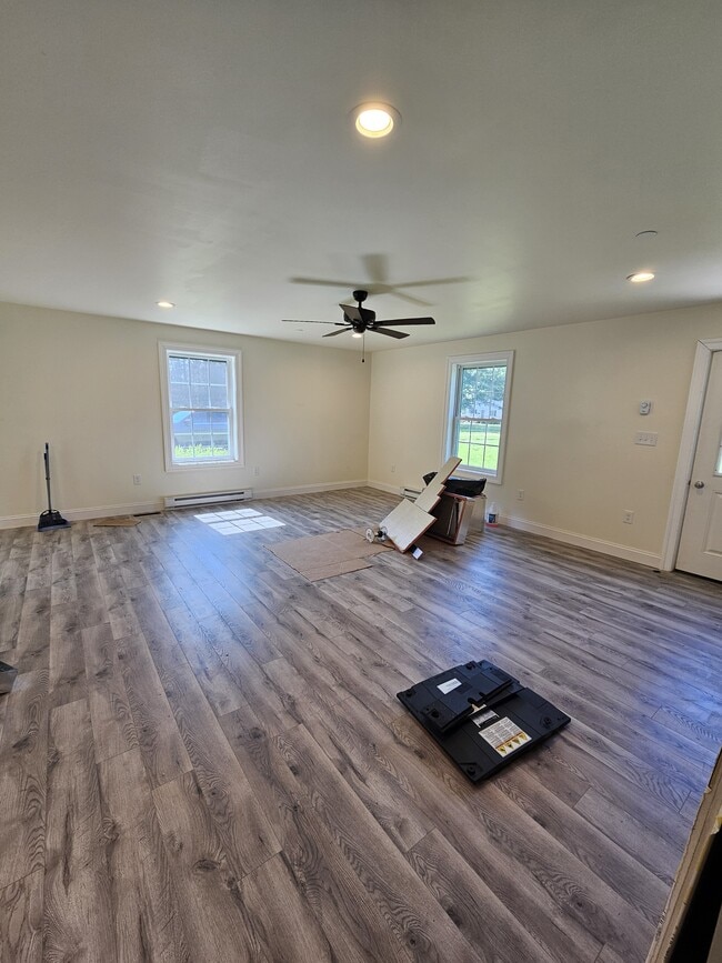 Building Photo - 6660 Cabin Creek Rd