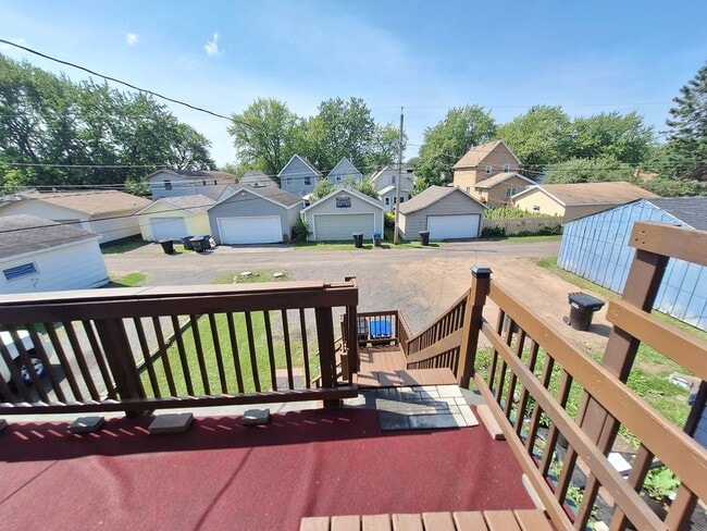 Building Photo - AVAILABLE JUNE - Billings Park Upper Duplex