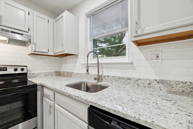 Building Photo - Apartments at Pine Brook
