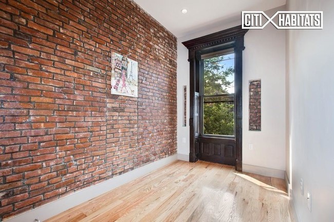 Building Photo - 57 Halsey St