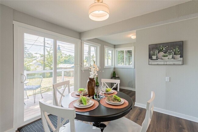 Foto del edificio - Great Location! 2bd, 1bath House in Tacoma!