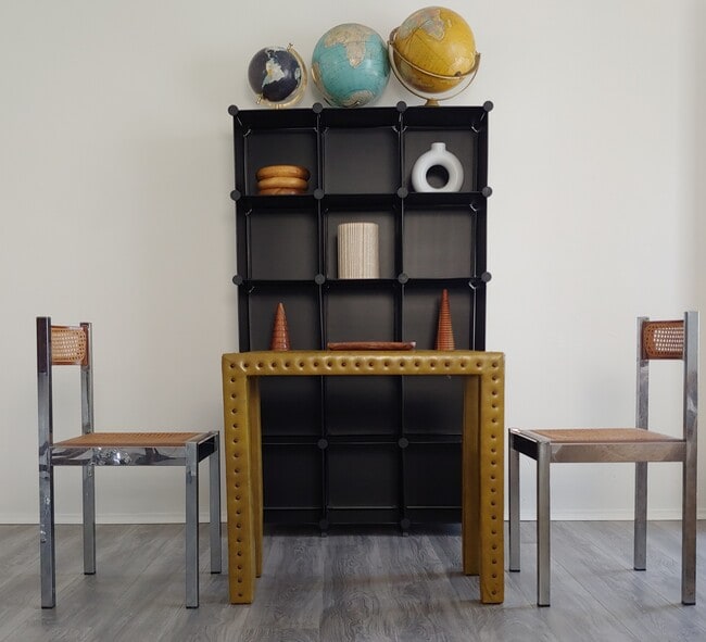 Dining area - 1212 N Berendo St