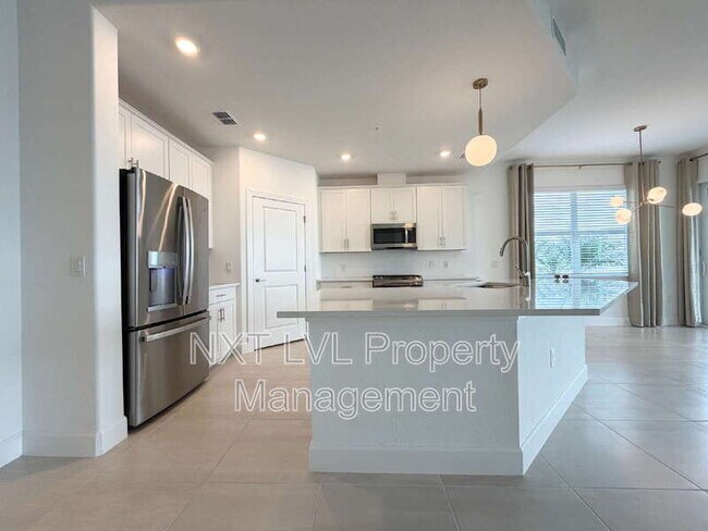 Building Photo - 16570 Ridgeview Cir