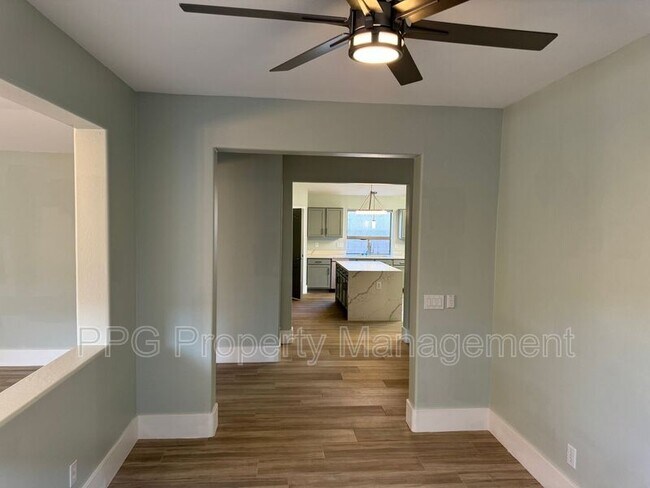 Foto del edificio - 13609 W Lisbon Ln