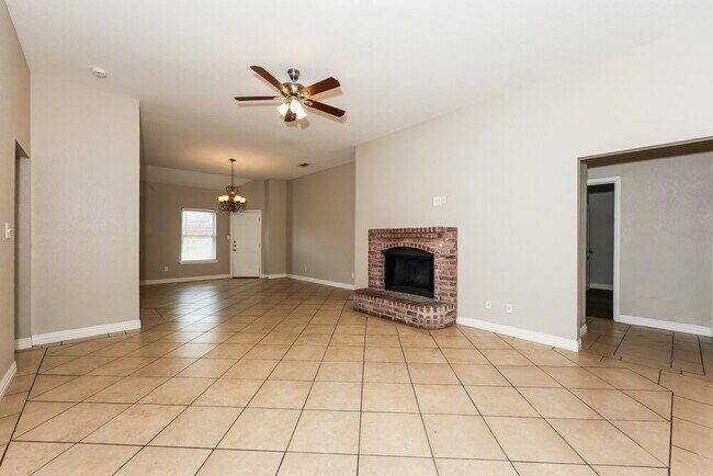 Foto del edificio - 8145 Tanner Ave