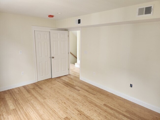 Foto del edificio - 44 Elmwood St