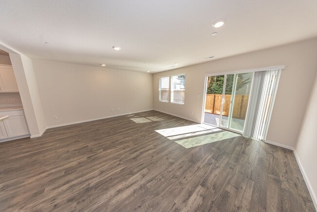 Building Photo - Brand New! - 3 Bedroom Townhome in Brush P...