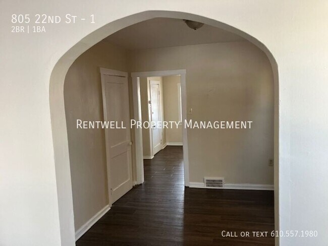 Building Photo - 805 22nd St