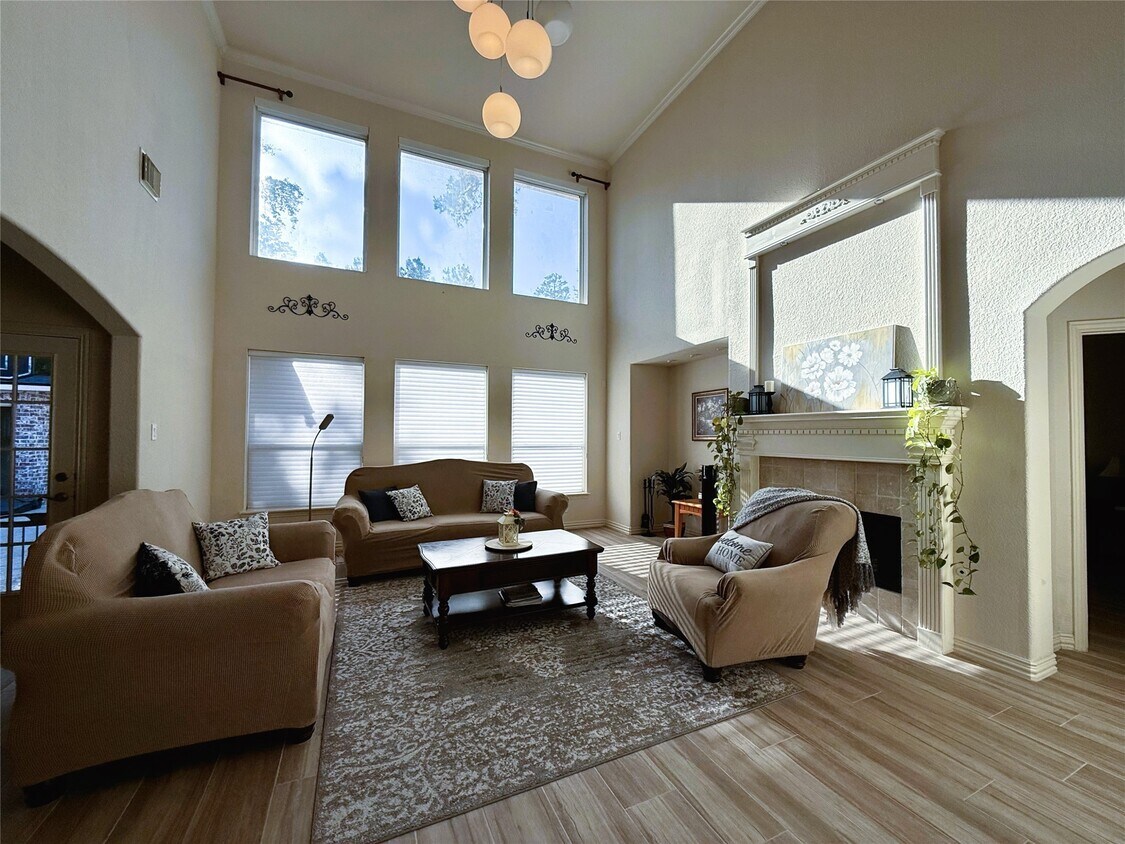Foto principal - 66 Fulshear Ct