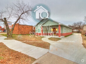 Building Photo - 212 N Flood Ave