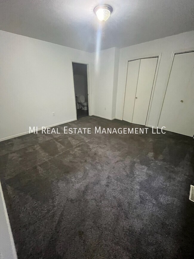 Foto del edificio - 863 Sharon Rd