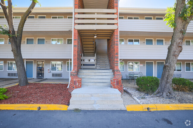 Building Photo - Renata View Apartments