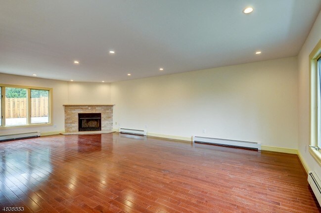 Building Photo - 5 Esterville court