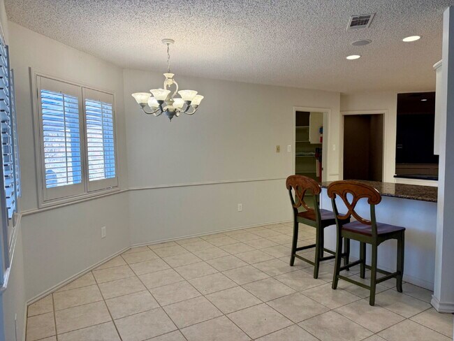 Foto del edificio - Top-Tier Luxury Living at 98th & Quaker | Kings Gate
