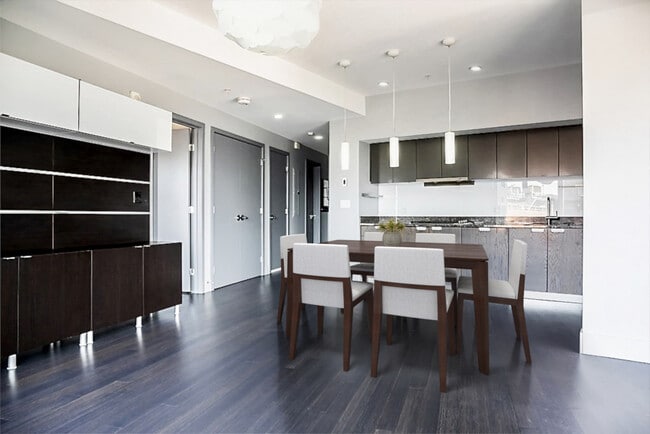 Building Photo - 110 Stuart St