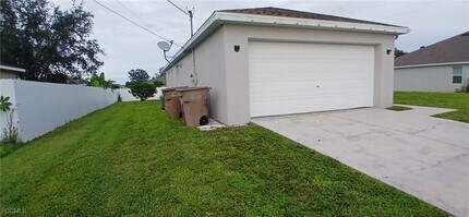 Building Photo - 411 NE Juanita Pl