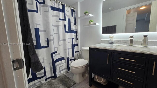 Foto del edificio - 275 NE 18th St