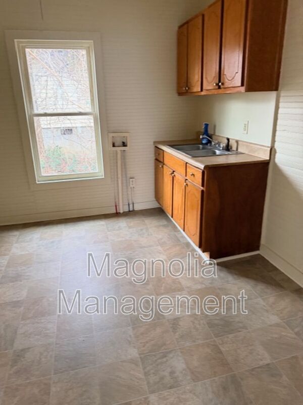 Foto del edificio - 419 S College St