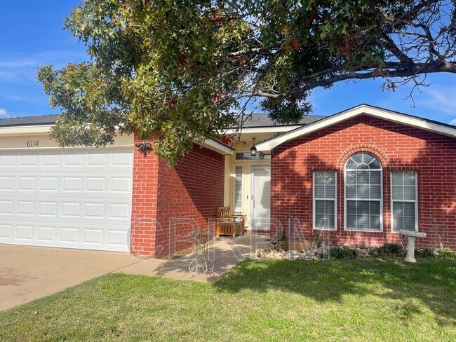 Building Photo - 6114 7th Dr