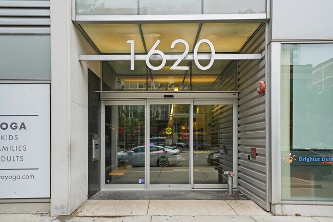 Building Photo - 1620 S Michigan Ave