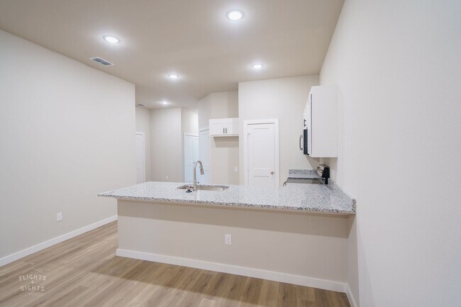 Building Photo - 2635 Baron Ave