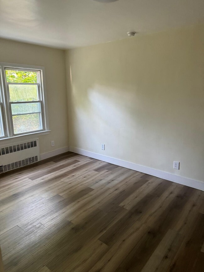 Foto del edificio - 32 Starr Ave