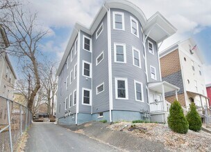Building Photo - 42 Grand St