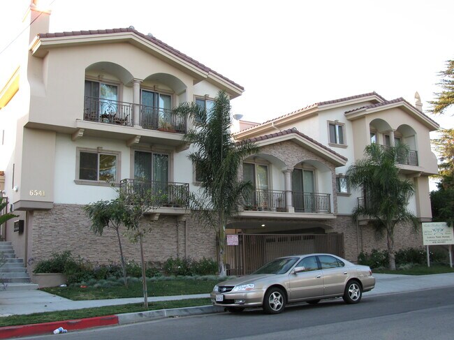 Foto del edificio - 6541 Odessa Ave