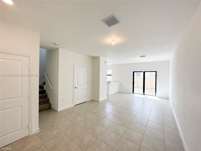 Foto del edificio - 3 br, 2.5 bath House - 23422 SW 131st Ct