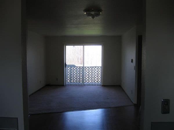 Building Photo - 2 br, 1 bath Apartment - Ridgeview
