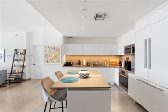 Building Photo - 88 SW 7th St