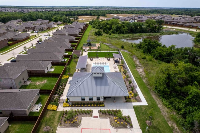 Building Photo - Summerwell Wildcat Ranch