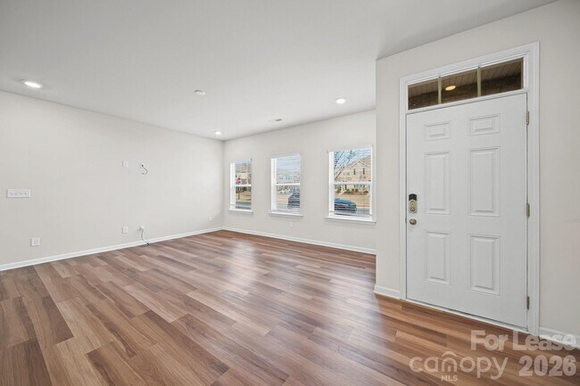 Building Photo - 410 Kenwood Vw