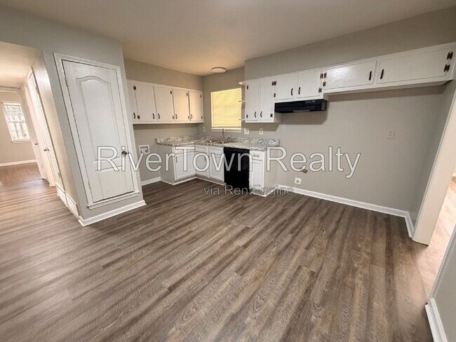 Foto del edificio - 2884 Spring Hill Dr