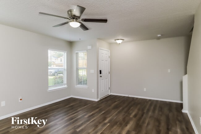 Building Photo - 186 Buck Run Way