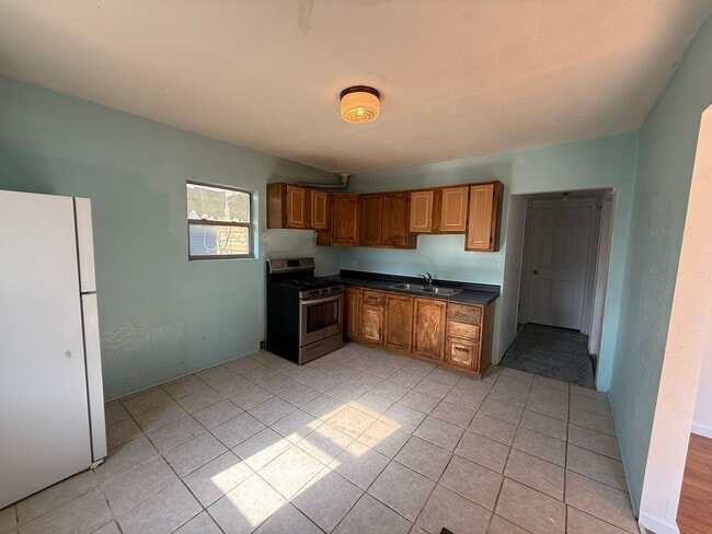 Foto del edificio - Two bedroom, One bathroom house located in...