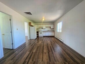 Building Photo - 20-26 W Cokedale Dr