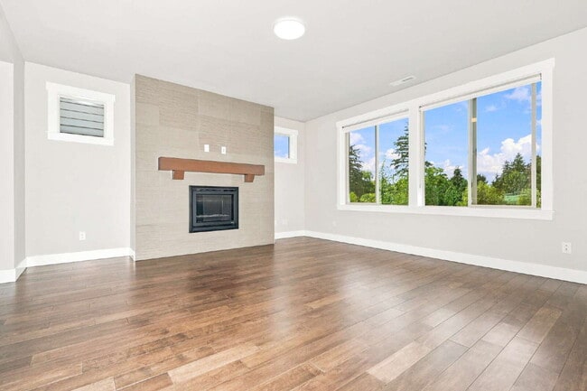 Building Photo - Spacious 4-Bedroom Townhome in Lake Stickney – Lynnwood- Available NOW for RENT