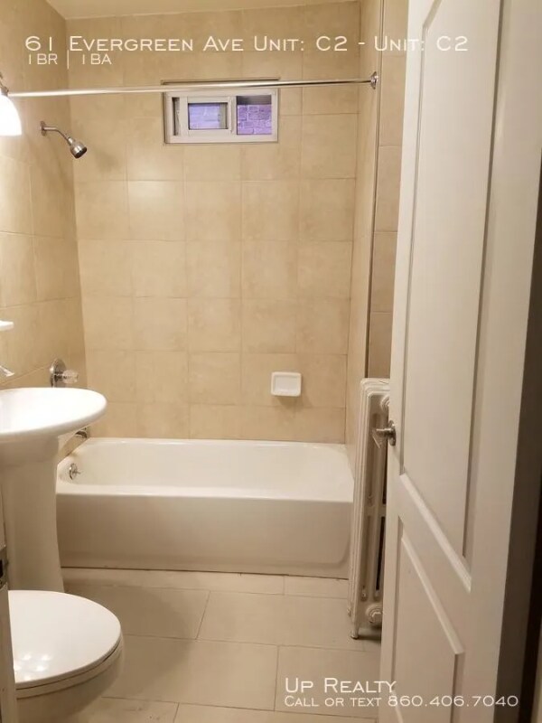 Foto del edificio - 59-61 Evergreen Ave