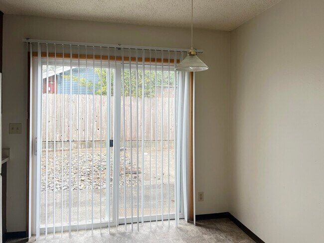 Foto del edificio - 369 12th St