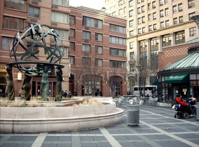 Foto del edificio - 350 W 50th St