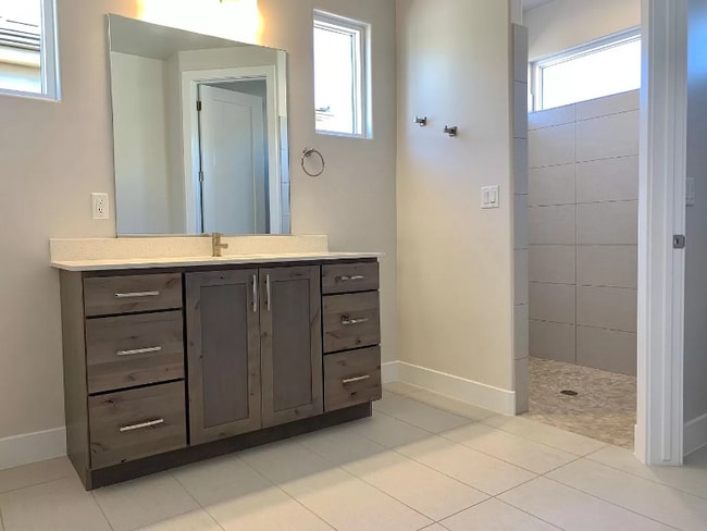 Building Photo - 983 Jonathon Dr