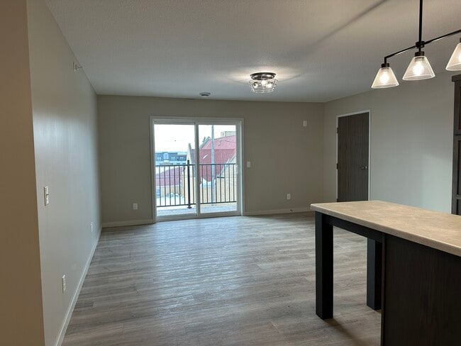 Building Photo - The Lincoln Apartments