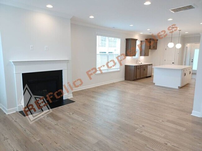 Building Photo - Brand New 4 BD Home w/Balconies in The Pre...